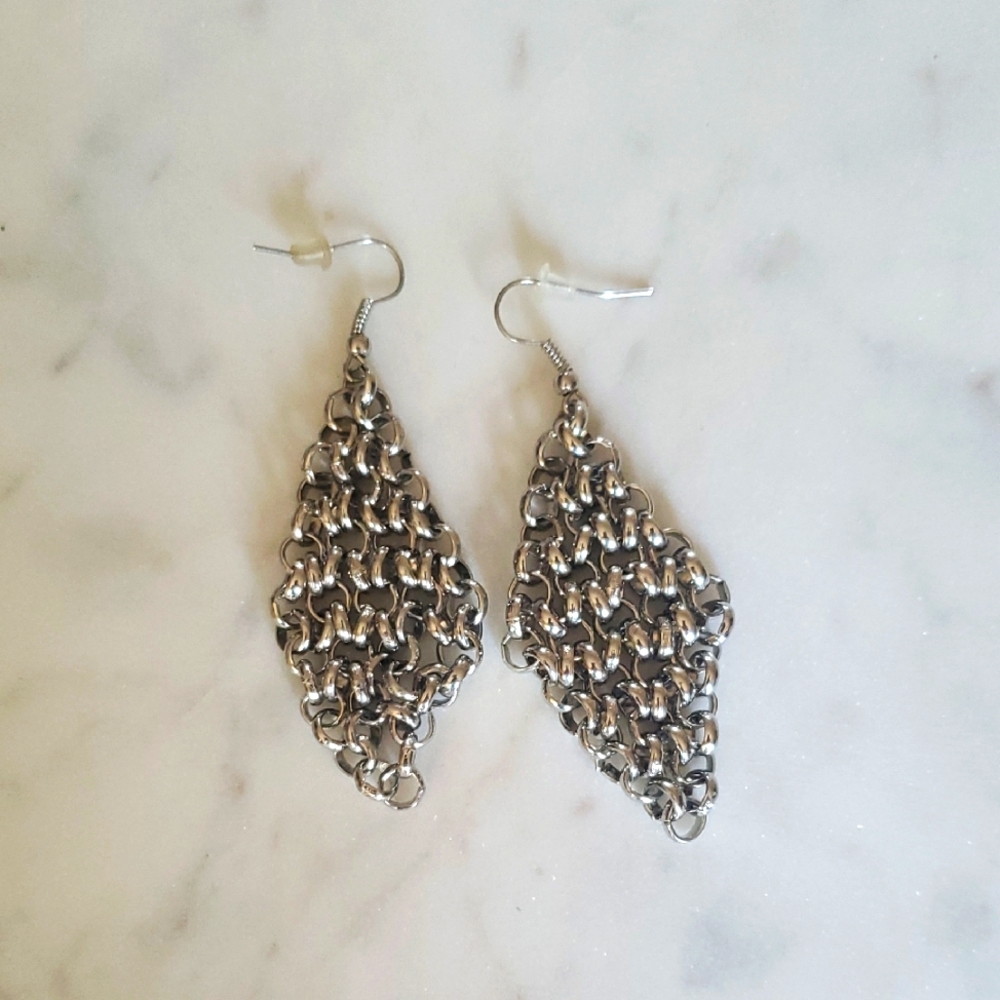 Silvertone Chain Maile Earrings